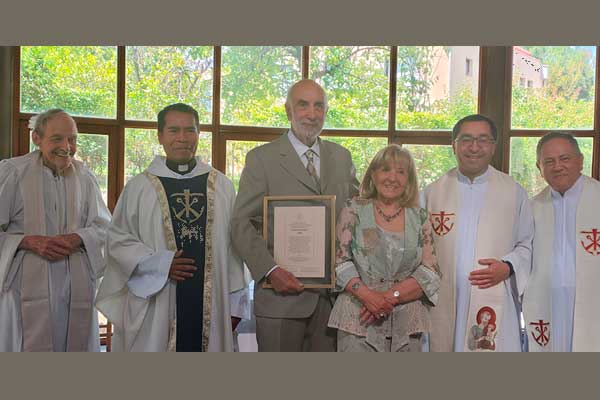 Distinción Holy Cross Spirit Award 2025